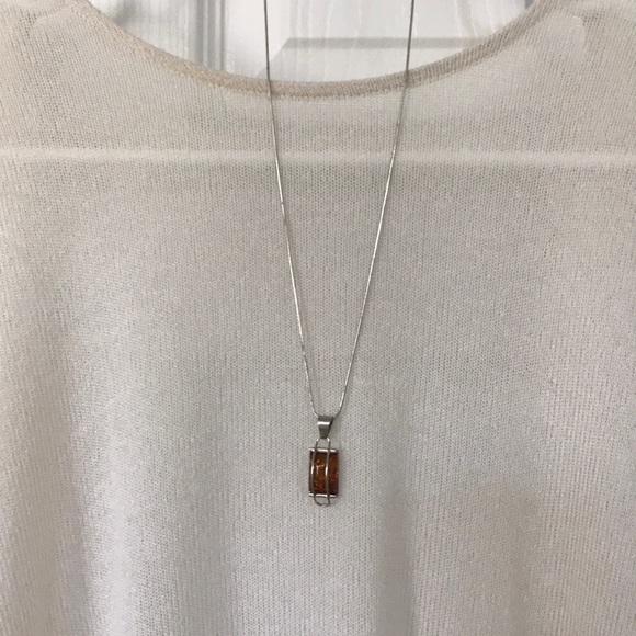 1.5'' Genuine Amber Pendant - Picture 2 of 3